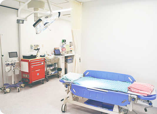 病院の救急外来の受付または待合の様子